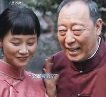 收手吧于正，和小15岁85花顶流演情侣，二人同框合照太辣眼睛