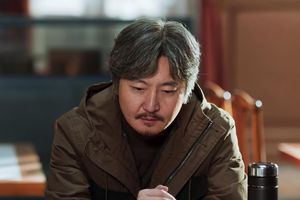 《小城大事》和《轧戏》，一个看过瘾，一个弃剧