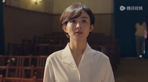 小城大事：赵丽颖为何输给黄晓明？她的三件白衬衫太好看时髦了